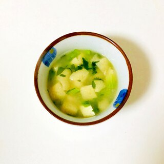 油揚げと小松菜の簡単味噌汁